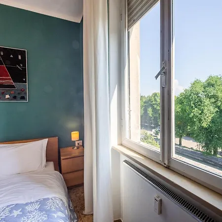 Camuzzoni For 4-5 People *