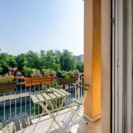 Camuzzoni For 4-5 People Verona