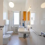 Camuzzoni For 4-5 People Apartment Verona