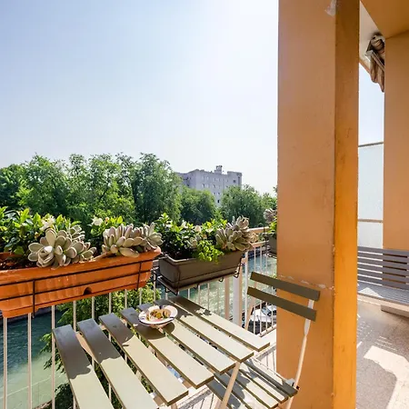 Camuzzoni For 4-5 People Apartment Verona