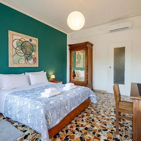 Camuzzoni For 4-5 People Apartment *